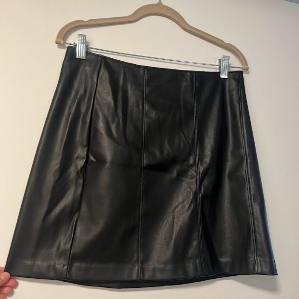 A&F - Vegan Leather, Black Skirt - Medium